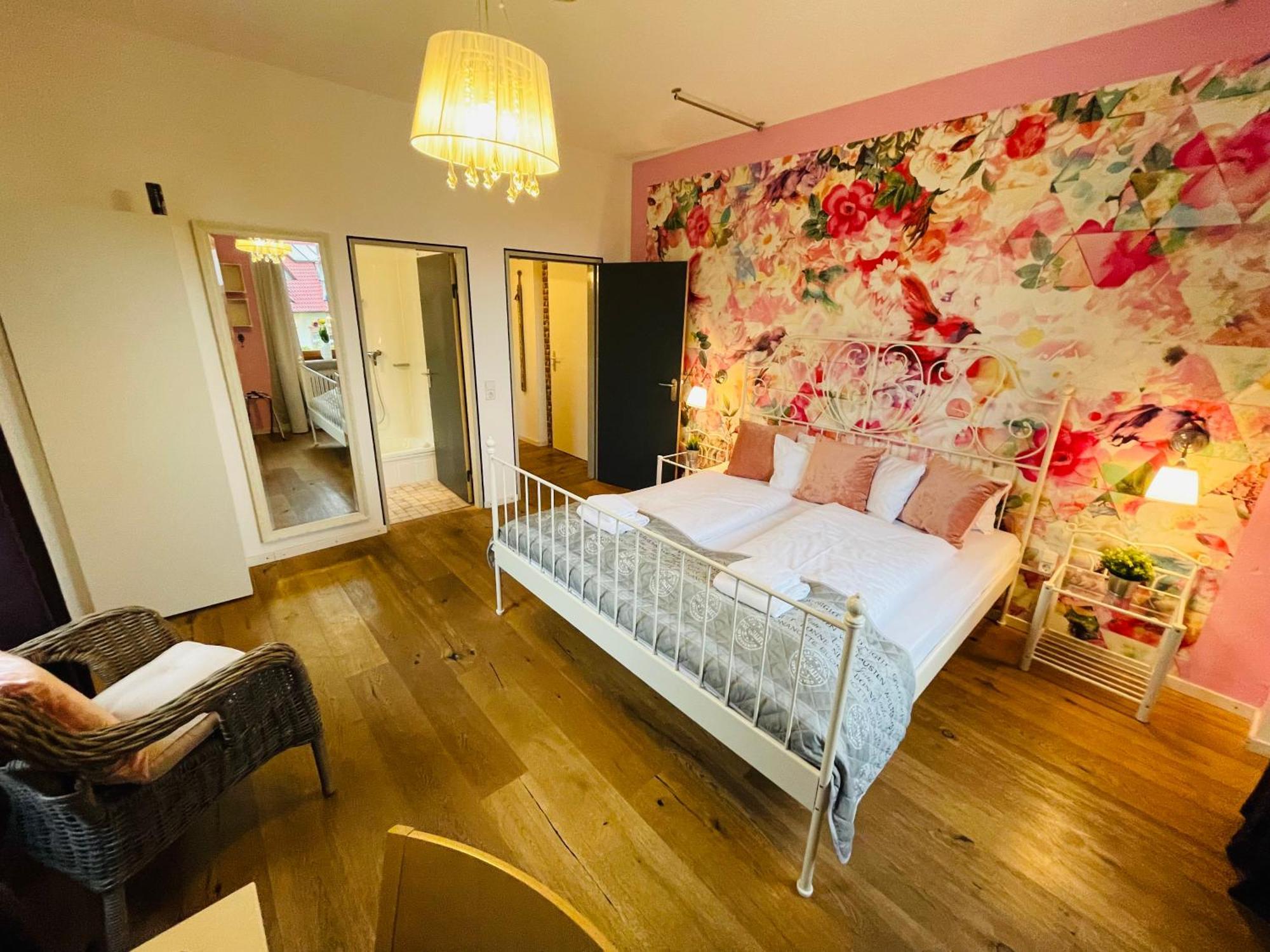 Zum Rayers Cafe-Restaurant & Boutique-Hotel Niederrotweil Rum bild