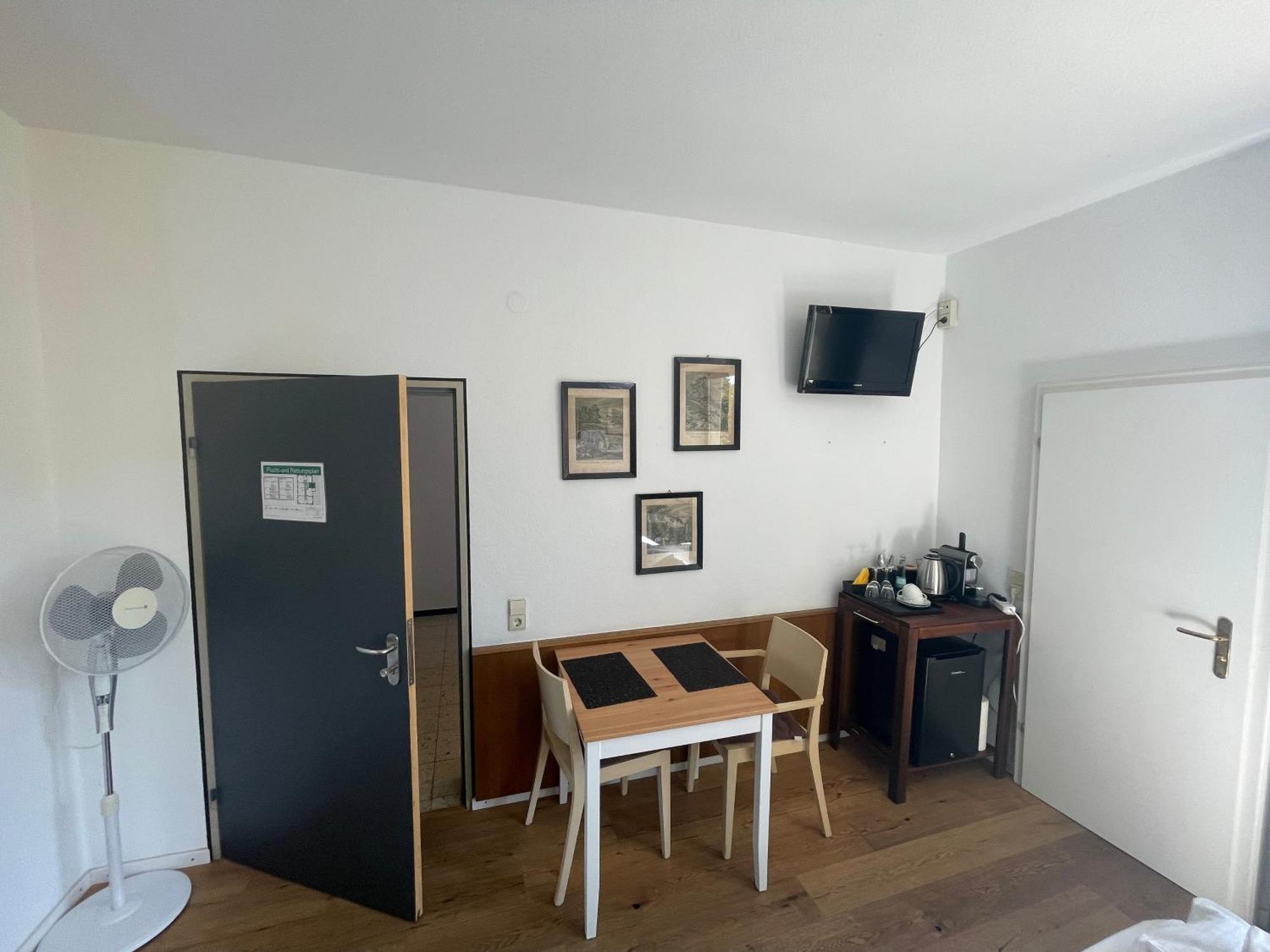 Zum Rayers Cafe-Restaurant & Boutique-Hotel Niederrotweil Rum bild