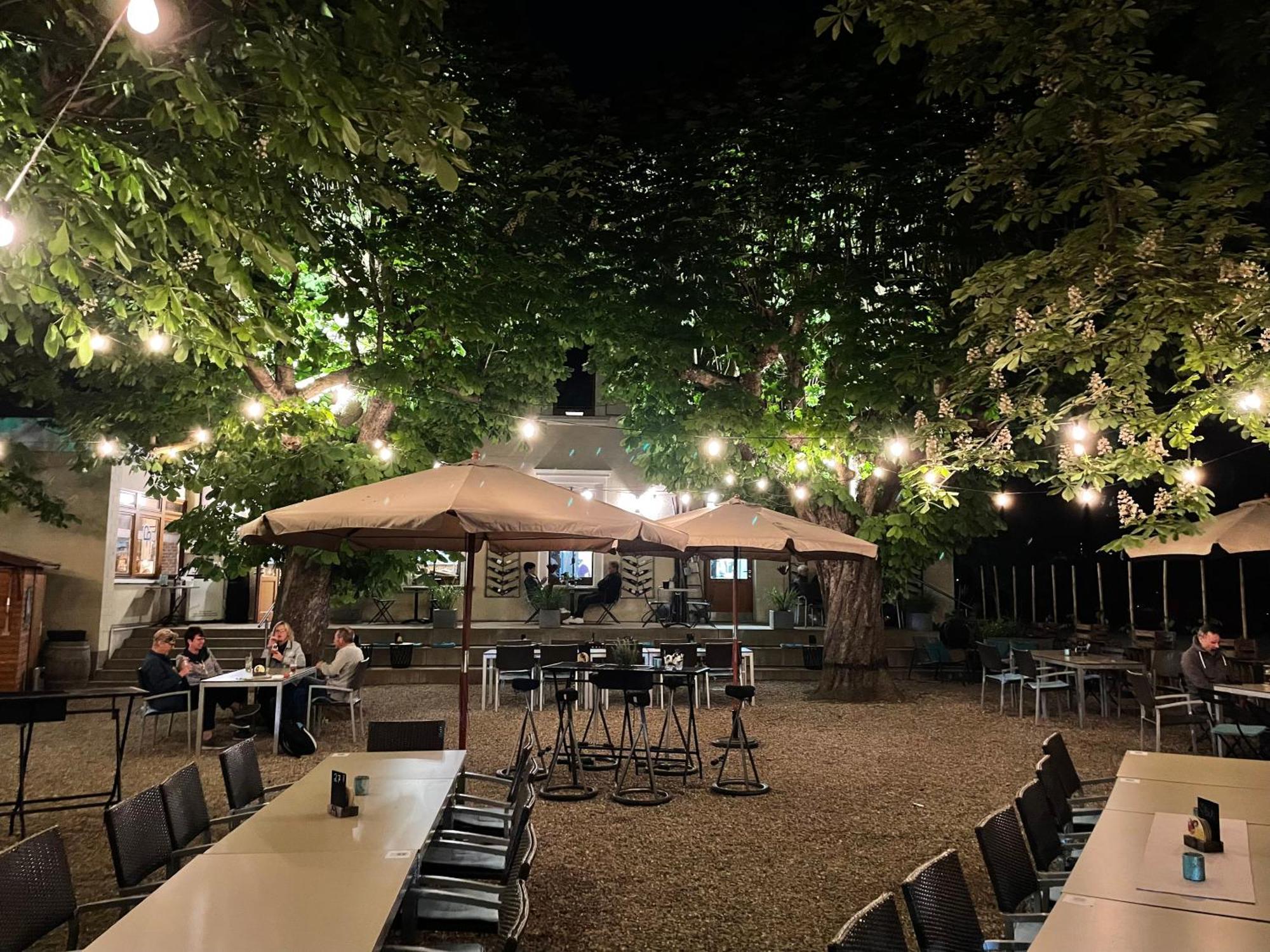 Zum Rayers Cafe-Restaurant & Boutique-Hotel Niederrotweil Exteriör bild
