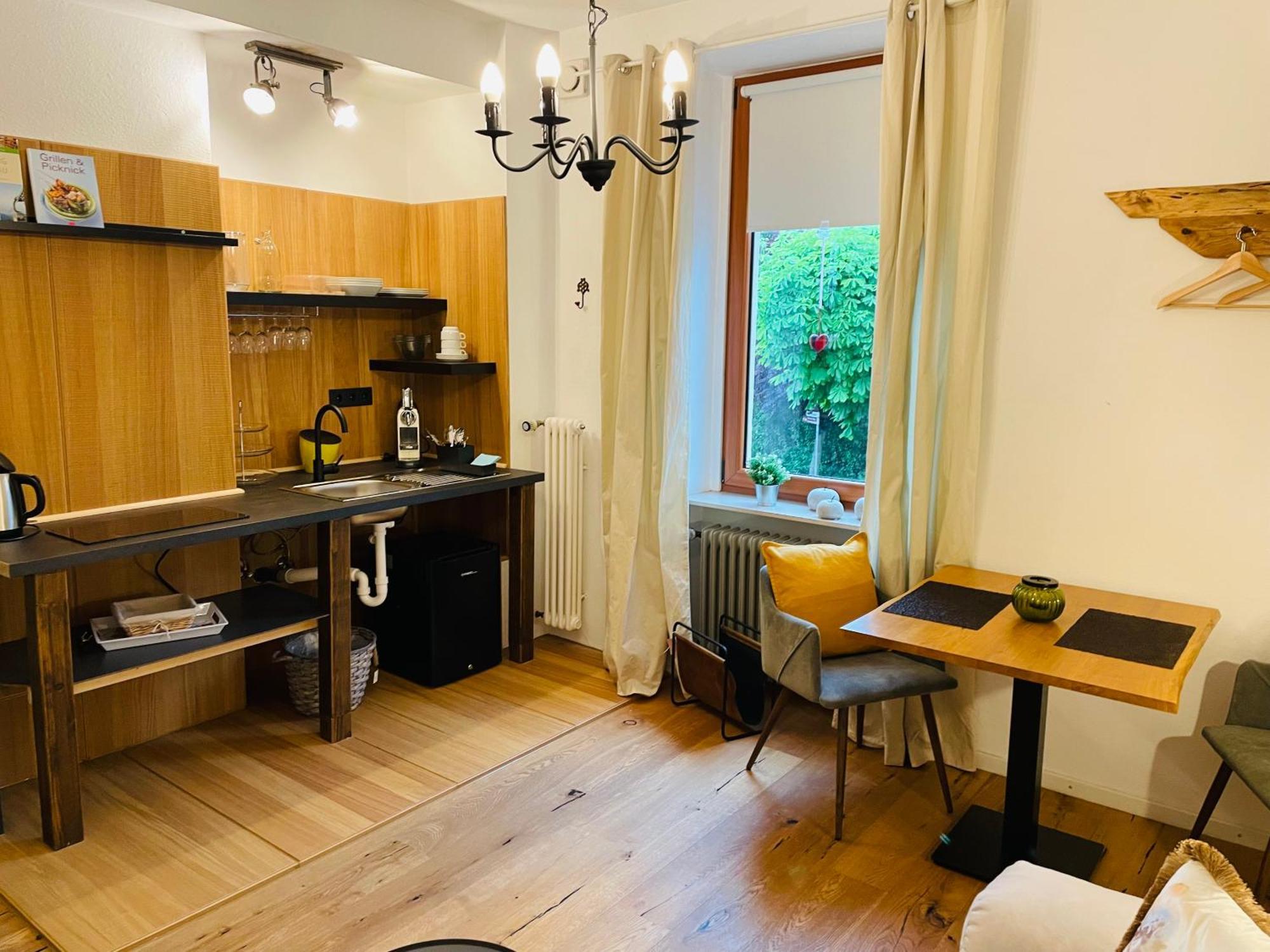 Zum Rayers Cafe-Restaurant & Boutique-Hotel Niederrotweil Rum bild
