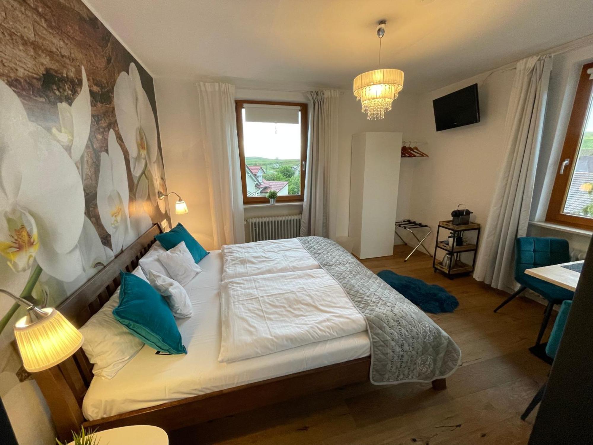 Zum Rayers Cafe-Restaurant & Boutique-Hotel Niederrotweil Rum bild