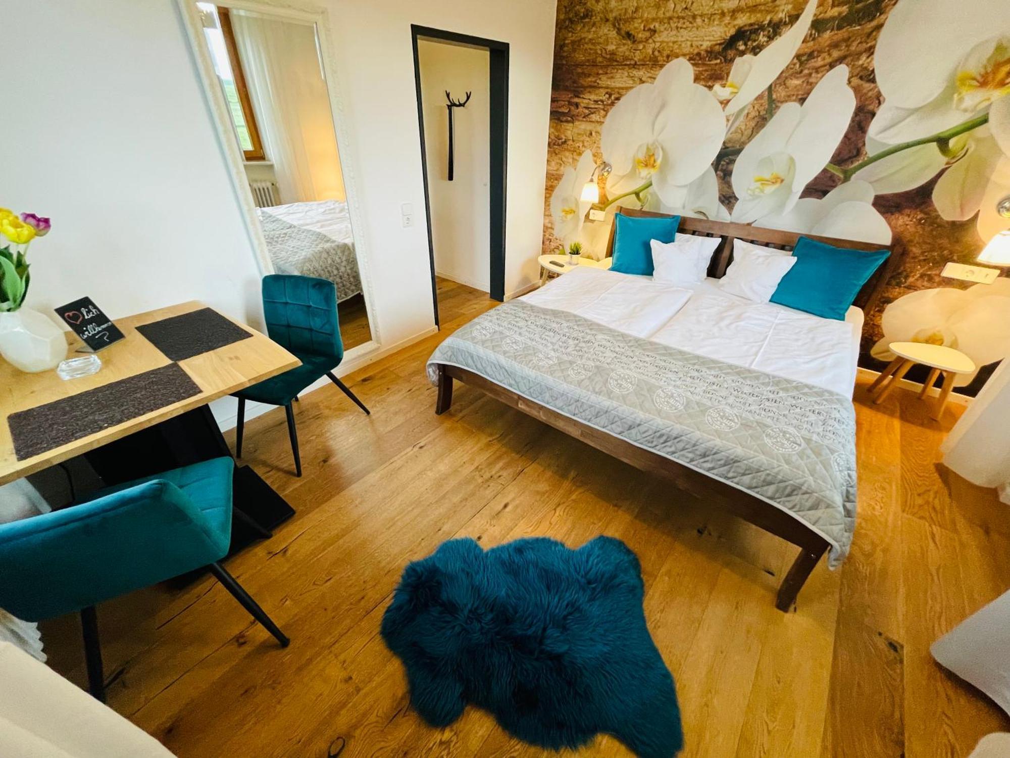 Zum Rayers Cafe-Restaurant & Boutique-Hotel Niederrotweil Rum bild