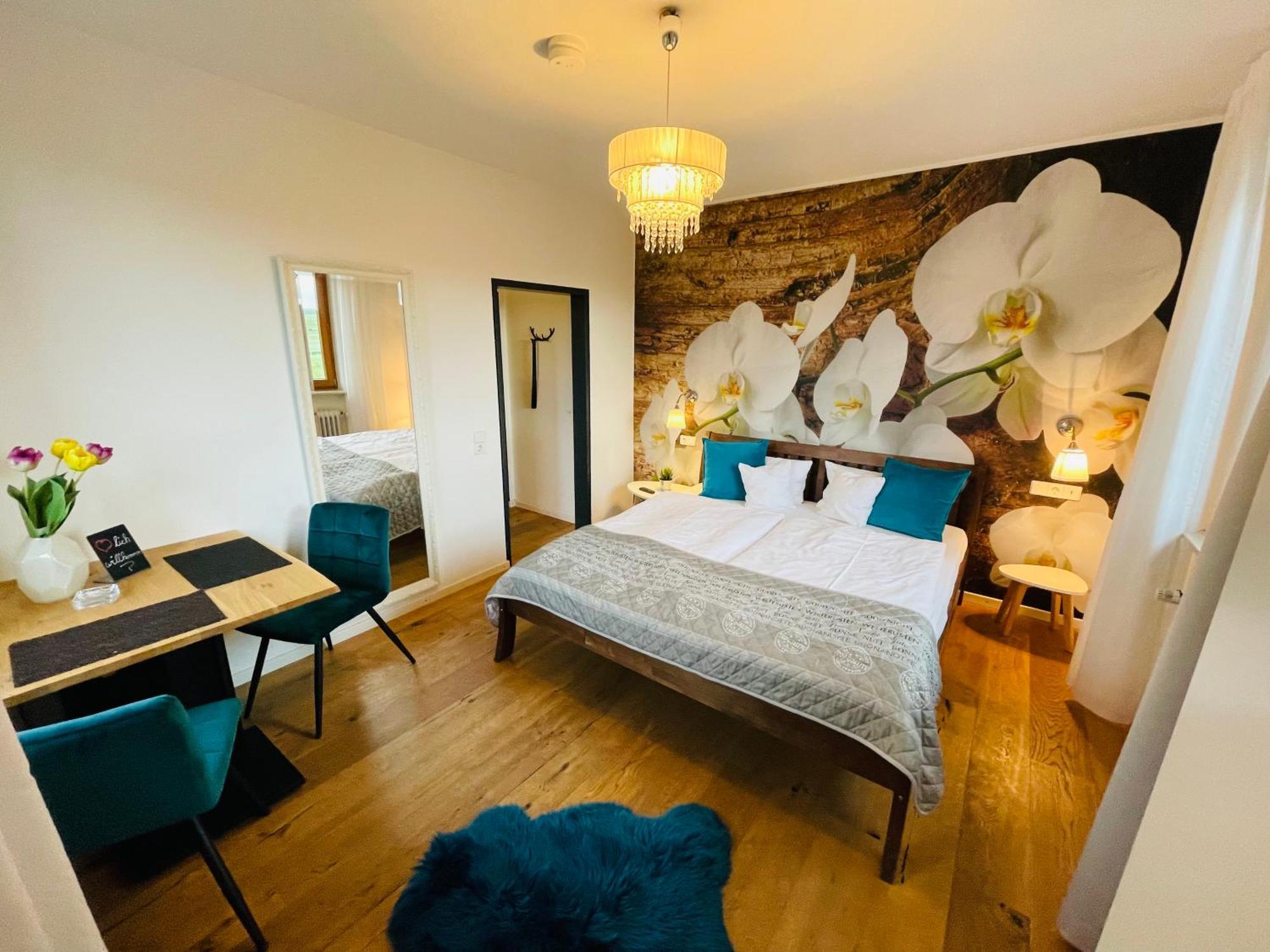 Zum Rayers Cafe-Restaurant & Boutique-Hotel Niederrotweil Rum bild