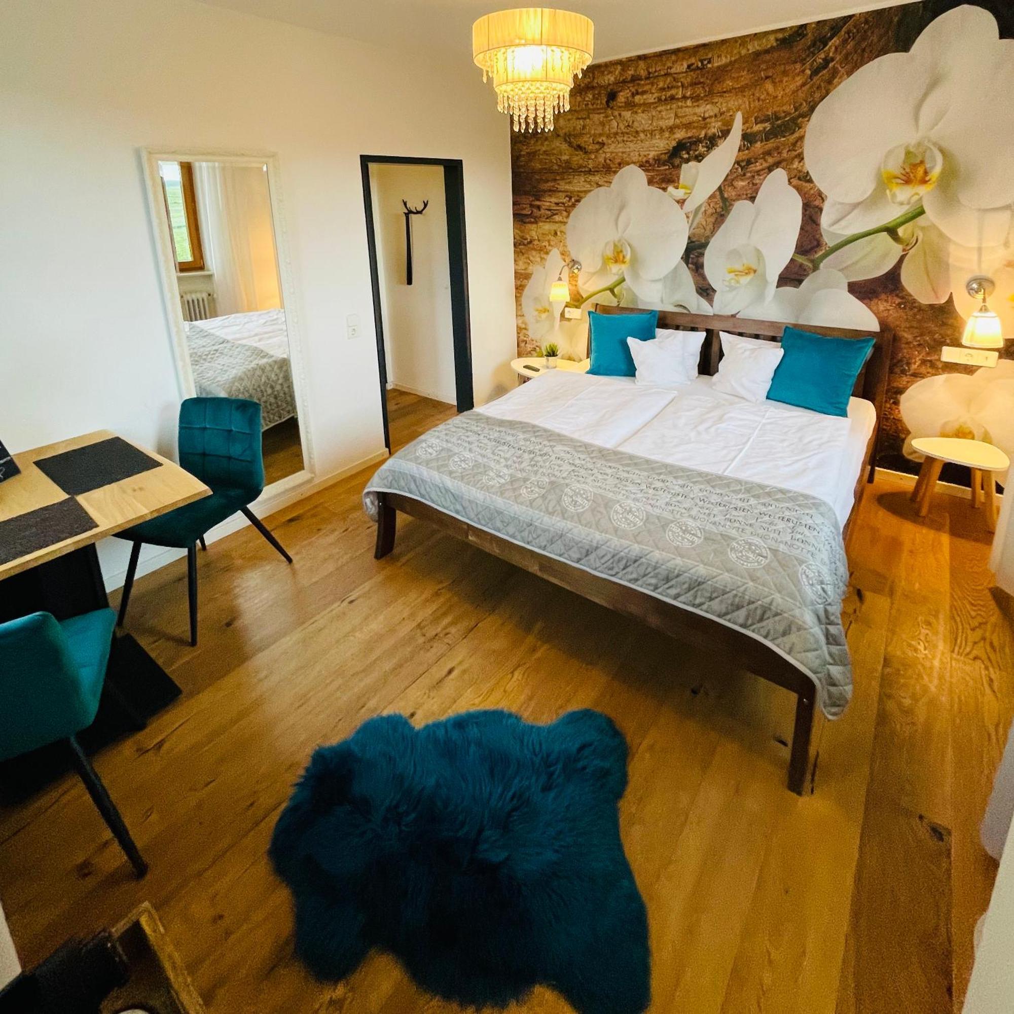 Zum Rayers Cafe-Restaurant & Boutique-Hotel Niederrotweil Exteriör bild